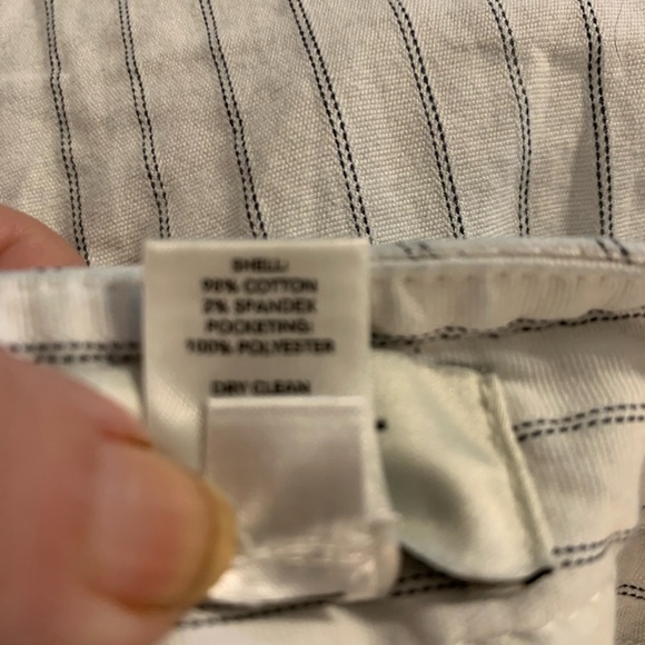 Ann Taylor Loft white shorts with black stripes size 2 EUC - Picture 6 of 6